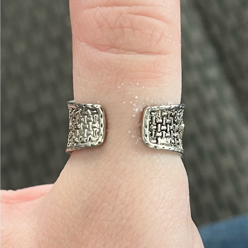 Silver ring - Picture 2 of 2